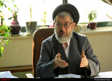 سید رضا اکرمی: مملکت به حال خودش رها شده است/ نقشه سوئیسی می‌ریزیم، آفریقایی عمل می‌کنیم