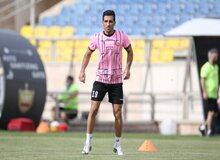 وحید امیری با پرسپولیس تمدید کرد