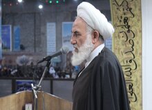 امام جمعه کاشان: اگر در ادارات جدا کردن زن از مرد انجام نشود، دولت اسلامی نیست