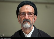 ماجرای دست بوسی رئیسی توسط «محمود دعایی» چه بود؟/ الیاس حضرتی: مرحوم دعایی دست «رفتگر» را هم می بوسید
