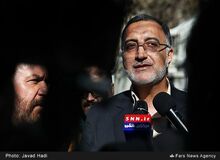 فعال رسانه ای اصولگرا: تنها وسیله لاکچری خانه «زاکانی» یک لپ تاپ است/ در سفره اش غذای گوشت دار هم پیدا نمی شود/ دامادش هم نهایتاً چند دست لباس دارد