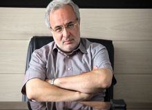 بعضی مجریان تلویزیون که بازیگر هستند برای هر برنامه 25 میلیون تومان می گیرند
