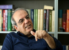 عباس عبدی : برای اولین بار در ایران قرار است انتخاباتی برگزار شود که در آن رقابت وجود ندارد!/ با این افرادی که تایید صلاحیت کرده اند؛ نتایجی عجیب تر از آنچه احمدی نژاد انجام داد را تجربه خواهیم کرد