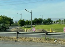 ایجاد خاکریز برای جلوگیری از برگزاری مراسم سخنرانی احمدی نژاد در قزوین/ عکس
