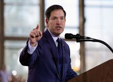 وزیر خارجه آمریکا: بستگان قاسم سلیمانی را بازداشت کرده ایم/ آنها اخراج می شوند