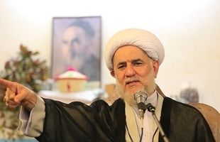امام جمعه اهواز: از هرکسی که موشک و پهپاد دارد می‌خواهیم که زمین را از لوث وجود ترامپ پاک کند