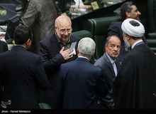 کشمکش  گروه های اصولگرا در مجلس یازدهم/ احمدی نژادی ها و پایداری چی ها به دنبال کاهش اختیارات قالیباف هستند