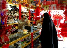 معاوضه فرهنگ ایرانی با فرهنگ و آداب غربی. . .
