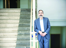 چپ و راست ناکارآمدی شان را بپذیرند تا راه برای ورود نیروی سوم باز شود 