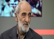 حسین شریعتمداری: زنان و دخترانی که کشف حجاب می کنند مانند معتادان، فریب خورده هستند/ برخی زنان کشف حجاب کننده مانند قاچاقچیان هستند/ هنرپیشگانی که کشف حجاب می کنند، عقده خودنمایی دارند