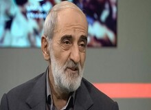 حسین شریعتمداری: زنان و دخترانی که کشف حجاب می کنند مانند معتادان، فریب خورده هستند/ برخی زنان کشف حجاب کننده مانند قاچاقچیان هستند/ هنرپیشگانی که کشف حجاب می کنند، عقده خودنمایی دارند