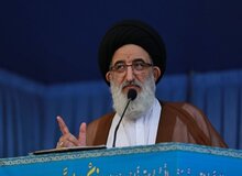 امام جمعه کرج: لجن پراکنی در مناظره ها زیبنده نامزدها نیست/ تبعیت از ولی فقیه  نسخه شفابخش جامعه است