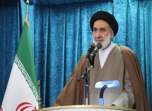 امام جمعه شهرکرد: آمریکایی ها  باز هم در مذاکره بازی درمی‌آورند، باز هم قلدری و تکبر می‌کنند/ همه یکصدا می گوییم «مرگ بر آمریکا.» 