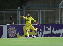 دستیار اوسمار پیراهن یک استقلالی را به یادگار برد!