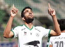 گلزنی مدافع ذوب‌آهن درون زمین پس از گلی که بیرون زمین کاشت