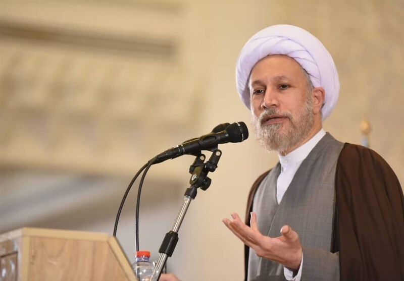 امام جمعه شیراز: وضعیت معیشتی امتحان سختی برای مردم ایران است/ نیروی انتظامی با تشکیل قرارگاه با کسانی که به قداست ماه رمضان توهین می کنند، برخورد کند