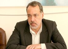 یک اصولگرا: آقای رئیسی می‌گوید بانیان وضع موجود نباید در دولت حضور داشته باشند، خب مگر شما رئیس جمهور نیستید؟ عوض کنید