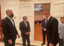 مجارستان ۱۰۰ هزار واکسن سینوفارم به ایران برای استفاده پناهجویان افغان می دهد