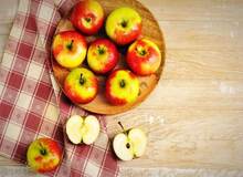 قبل از خواب سیب بخوریم؟ 