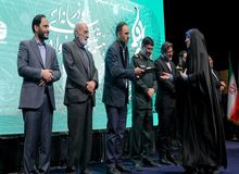 حسین شریعتمداری و آمنه سادات ذبیح‌پور برنده جایزه «جهادگر رسانه»
