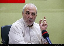 حاجی دلیگانی: نماینده وزارت دفاع آمریکا در طبقه اول وزارت بهداشت کار می کند/ فیلم