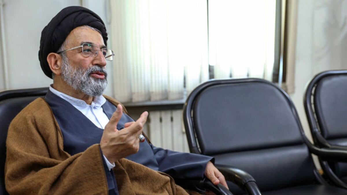 موسوی لاری: شورای نگهبان سلطه بلامنازع بر ماحصل انتخابات را دنبال می‌کند / برخی اصولگرایان دکمه کت احمدی‌نژاد را می‌بوسیدند