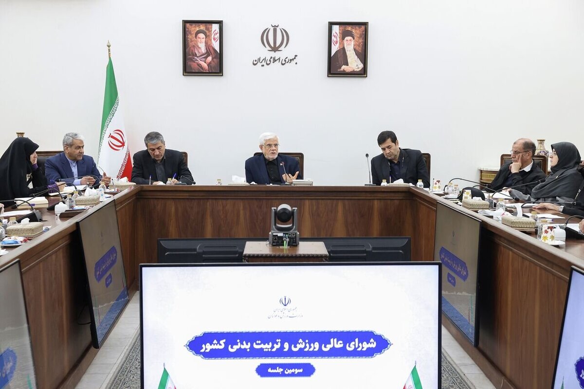 عارف: بازگشت ورزشکاران مهاجر موجب صدور ارزش‌های انقلاب به جهان می‌شود/ اعزام زنان ورزشکار ایرانی به مسابقات جهانی با اولویت در دستور کار قرار گیرد