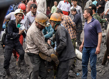 جستجو برای یافتن معدنچیان دیگر در زیر آوارهای تونل ادامه دارد