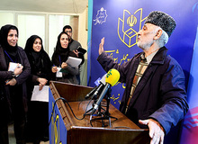 روزنامه اطلاعات خطاب به ابوحنیف: بفرمایید حسن روحانی را در خفا اعدام می کنید یا در ملأ عام؟!