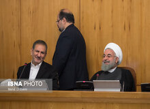 محمد شریعتمداری پرونده زیر بغل در جلسه هیات دولت حاضر شد+ عکس