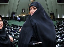 دلیل رفت و آمد «الهام چرخنده» به مجلس انقلابی یازدهم چیست؟