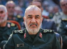 سردار سلامی: با مدل گذشته به دنبال تربیت دانش آموزان نرویم/ آمریکایی‌ها در تحریم نفتی ما شکست خوردند