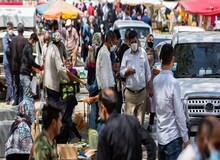 مقام شهرداری تهران: برخی با روزی یک میلیون تومان دستفروش استخدام می‌کنند/ 
در خیابان پانزده‌خرداد، فردی را می‌شناسیم که ۸۰ بساط دست‌فروشی دارد
