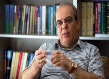 عباس عبدی درباره سخنان رهبری: اصولگرایان بفرمایند که عراقچی در وین در حال سیاستگذاری است یا اجرای سیاست بالادستی؟