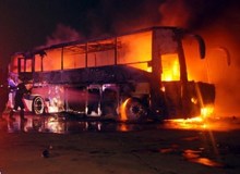 آغاز شناسایی اجساد حادثه تصادف اتوبوس نطنز
