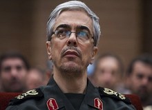 سرلشکر باقری: بمبی که به خودرو سردار سلیمانی زدند،‌ تا ۳۰ سانتی‌متر در فولاد فرو می‌رود/ نامی از صدام به عنوان متجاوز در قطعنامه‌های سازمان ملل نیست