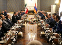 ایران هیچ سقف و محدودیتی برای توسعه همکاری ها با ارمنستان قائل نیست/ حل پیچیده ترین مسائل از طریق گفتگوهای مسالمت آمیز امکان پذیر است