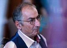 زیباکلام: تندروها می‌خواهند روحانی بماند تا معلوم نشود بدبختی‌های مملکت از کجا سرچشمه می‌گیرد