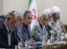 کنایه روزنامه جمهوری اسلامی به لغو جلسه مجمع تشخیص به دلیل کهولت سن اعضا/ جوانگرایی باید به مجمع هم برسد