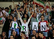 حکم شرعی-اجتماعی مجاز بودن حضور زنان در ورزشگاه‌ها