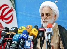 هویت خریدار دو تن سکه مشخص شد: حمید مظلومین و پسرش محمدرضا مظلومین / این دو نفر سال 91 و 92 هم دستگیر شدند اما بانک مرکزی گفت کار آنها به دستور ما بوده است و آزاد شدند!!!
