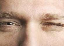 
علت رایج پرش چشم چیست؟

