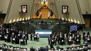 انتقاد نماینده مجلس از باهنر؛ موضع شما و همفکرانتان در موضوع حجاب از نشانه‌های بدعاقبتی در دوره سالمندی است!