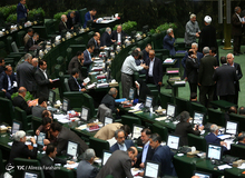 حاشیه های جلسه علنی امروز مجلس / دعوای قاضی پور با نمایندگان بر سر تعداد طرفداران تیم های باشگاهی استقلال، پرسپولیس و تراکتور سازی!