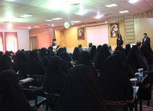 یک استاد دانشگاه: حوزویان با بیان احادیث و روایات مردم را به فرزندآوری تشویق کنند
