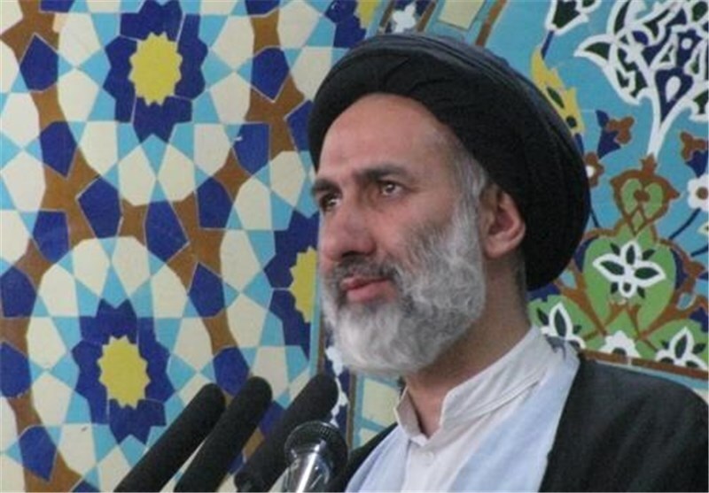 ادعای عجیب امام جمعه شهرکرد: قرآن کریم، قانون اساسی است