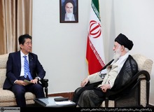 ماجرای نامه ای که "شینزو آبه" با خودش آورده بود+ عکس
