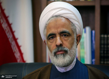 واکنش عضو مجمع تشخیص مصلحت نظام به مصوبه مجلس درباره مستثنی کردن شورای انقلاب فرهنگی و شورای عالی فضای مجازی/ مجید انصاری:  مصوبه مجلس خلاف قانون اساسی، سیاست های کلی و مصالح عمومی مردم است