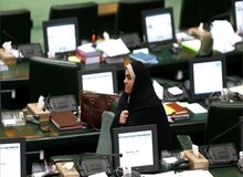 فاطمه سعیدی: چرا برای دانشجویانی که آزادشده‌اند و مشکلشان حل‌شده پرونده‌سازی می‌کنید؟!