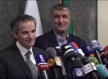 شوخی «مدیرکل آژانس» با خبرنگاران به زبان فارسی/ گروسی: دارم فارسی یاد می گیرم/ FILM